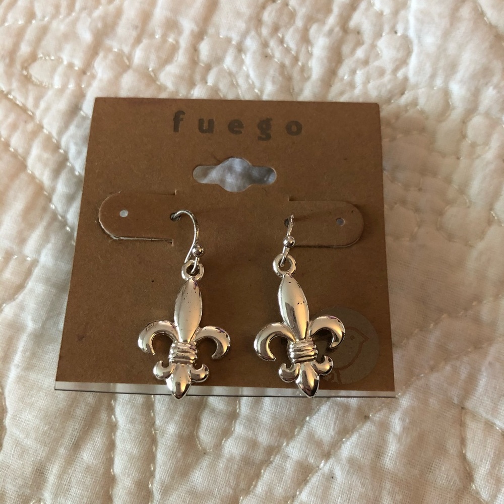 2 pairs of new earrings
